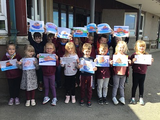 P1 pupils who created the lifeboat pictures.