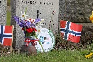 Norwegian Constitution Day at St Olaf's cemetery.
