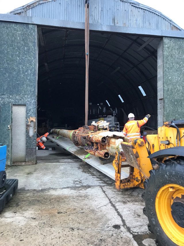 The 8-tonne Bremse gun barrel is carefully manoeuvred into storage.