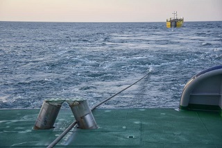 Thor towing the tidal platform ATIR.