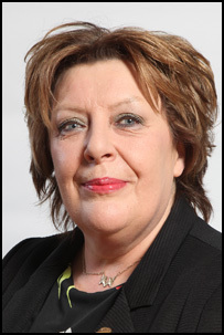 A portrait of Councillor Gwenda Shearer.