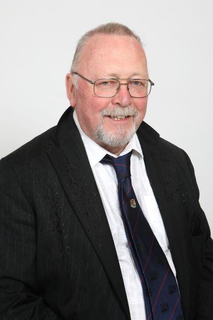 A portrait of Councillor Lindsay Hall.