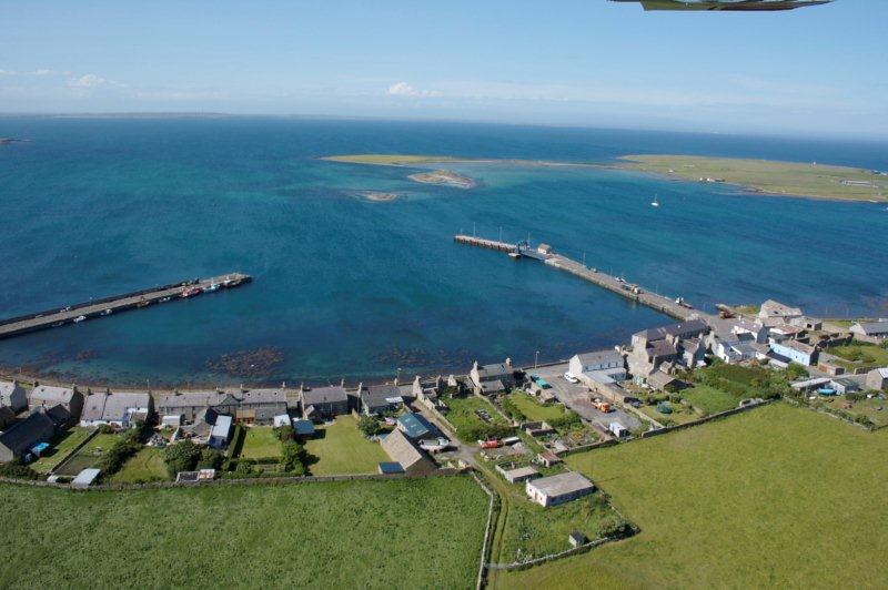 Stronsay Two Piers CREDIT TO COLIN KELDIE (1)
